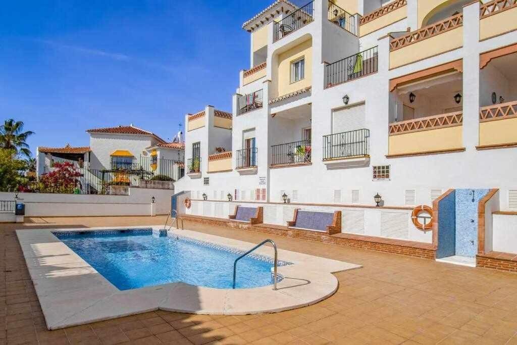 דירות Apt Nerja Chimenea With Ocean View, A/C, & Fiber מראה חיצוני תמונה
