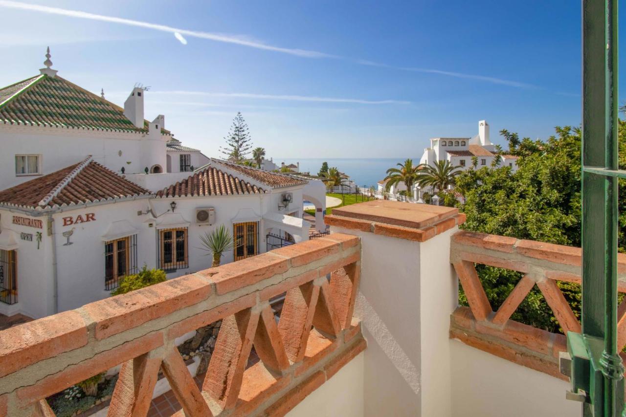 דירות Apt Nerja Chimenea With Ocean View, A/C, & Fiber מראה חיצוני תמונה