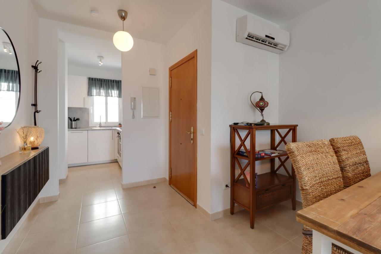 דירות Apt Nerja Chimenea With Ocean View, A/C, & Fiber מראה חיצוני תמונה